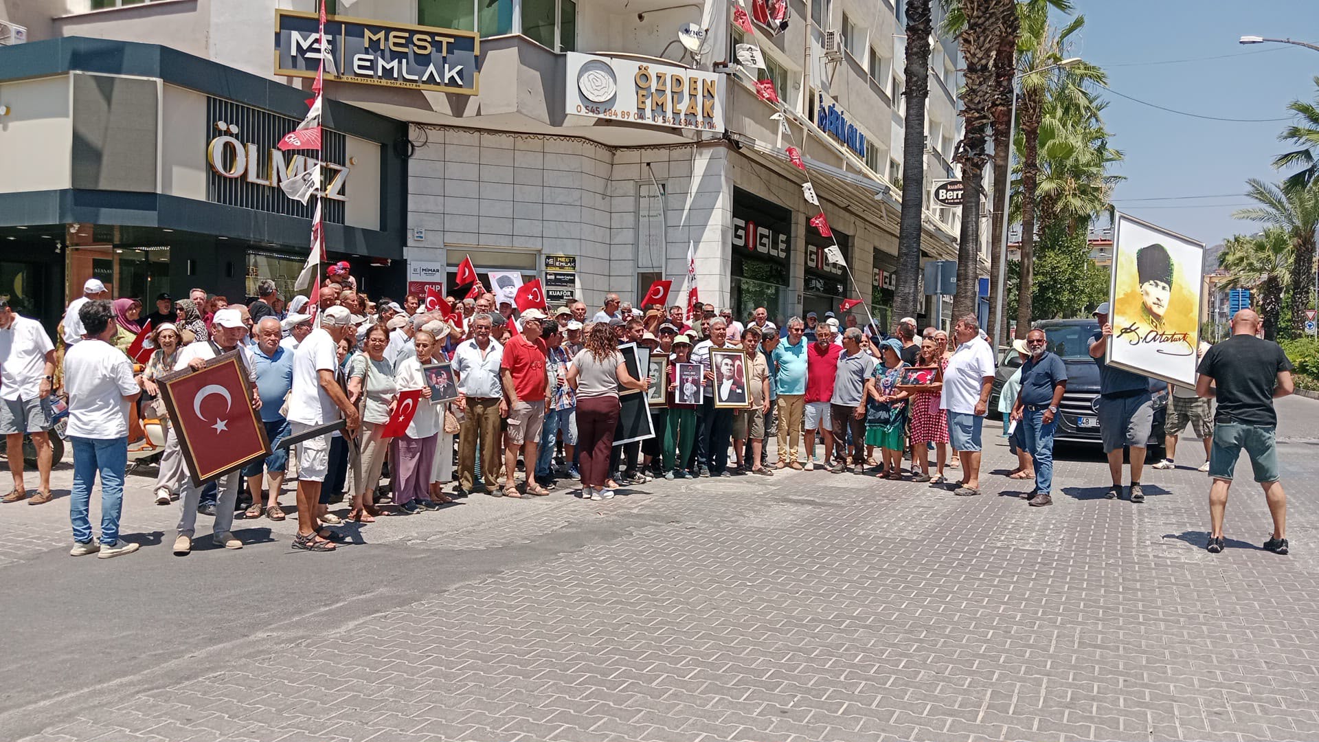 CHP Ortaca İlçe Örgütü Partiden Toplu Olarak İstifa Etti