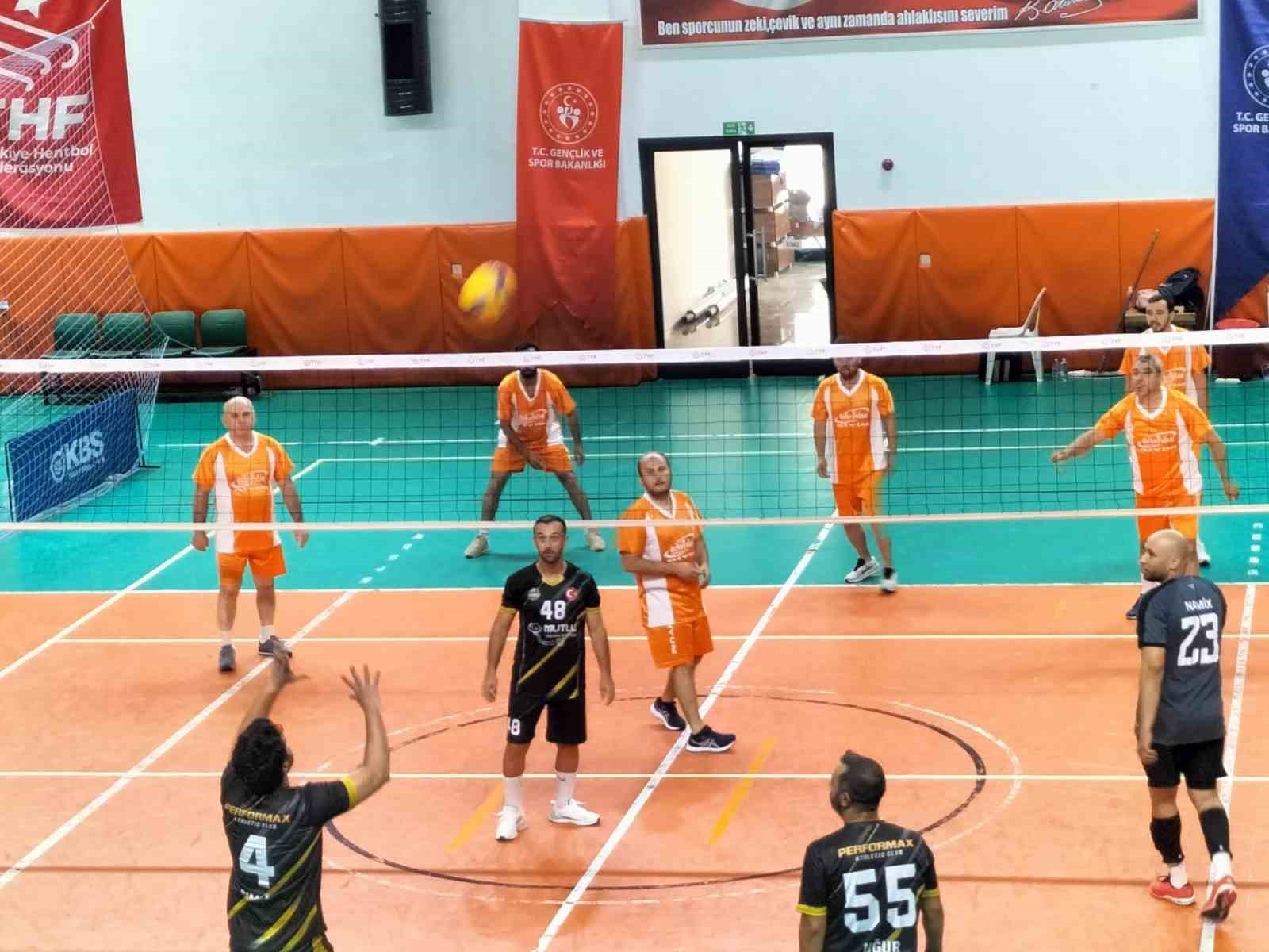 Köyceğiz veteran voleybol etkinliği tamamlandı