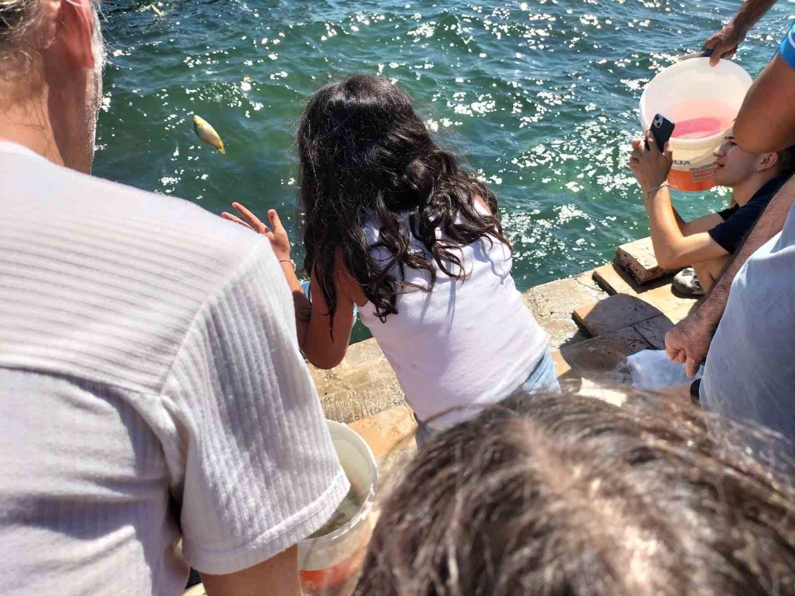 Köyceğiz Gölü’ne yavru balık bırakıldı