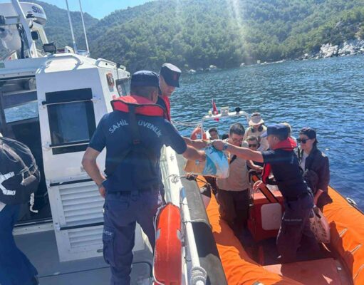 Datça’da 2’si çocuk 19 düzensiz göçmen yakalandı