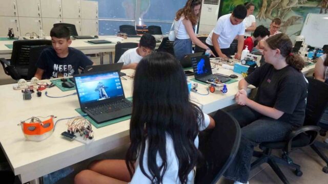 Menteşe Çocuk Bilim Parkı’nda yıl sonu robotik şenliği
