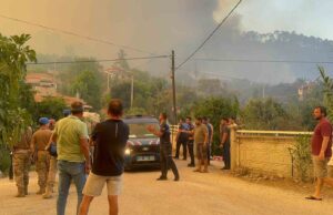 Fethiye’deki yangın 4 saattir sürüyor: “Bir mahalle tedbir amaçlı tahliye ediliyor”