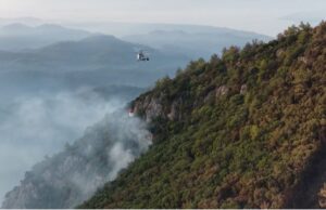 Fethiye’de ekiplerin orman yangını ile ilgili mücadelesi sürüyor