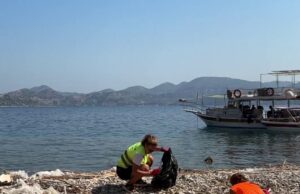 Marmaris kıyılarına vuran mikroplastikler çevrecileri harekete geçirdi