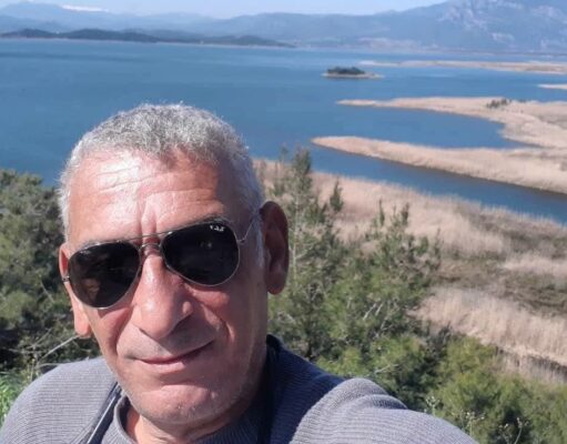 Kalp krizine yenilen öğretmen son yolculuğuna uğurlandı
