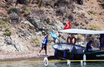 Yeşil ile mavinin buluştuğu koylardan 11 yılda 306 ton çöp toplandı