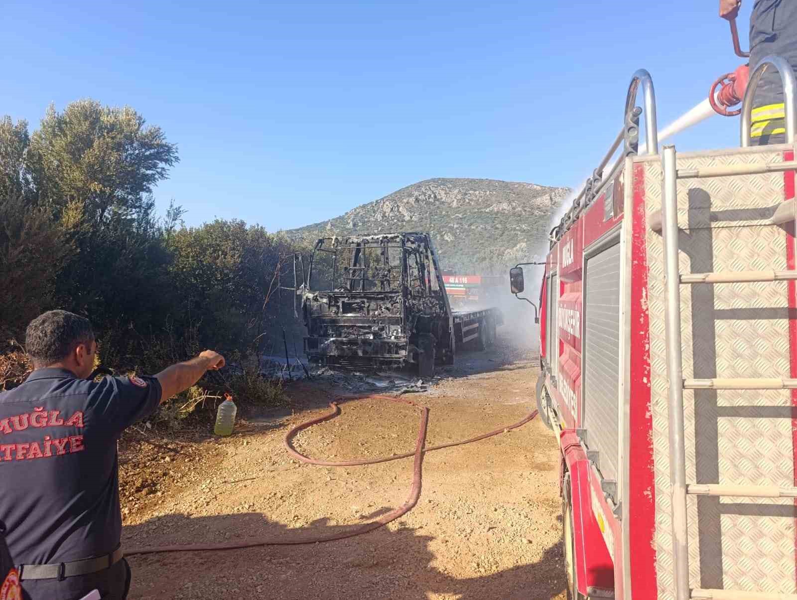 Datça’da kamyoneti yaktığı iddia edilen 2 kişi tutuklandı