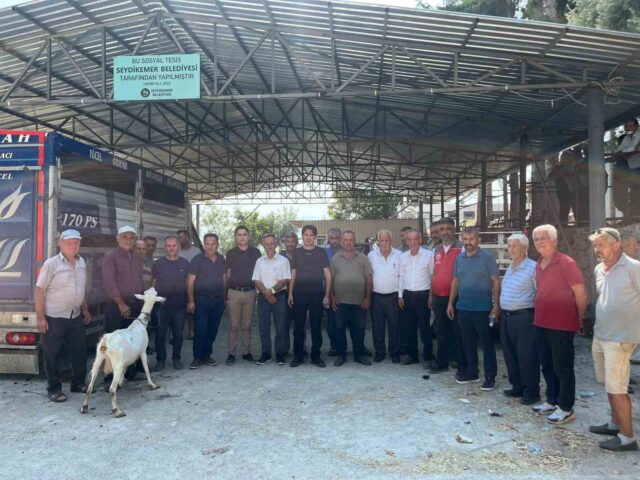 Seydikemer’de yangında hayvanlarını kaybeden çiftçilere küçükbaş hayvan desteği