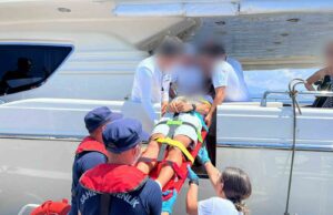 Fethiye’de özel teknede yaralanan vatandaşa tıbbi tahliye