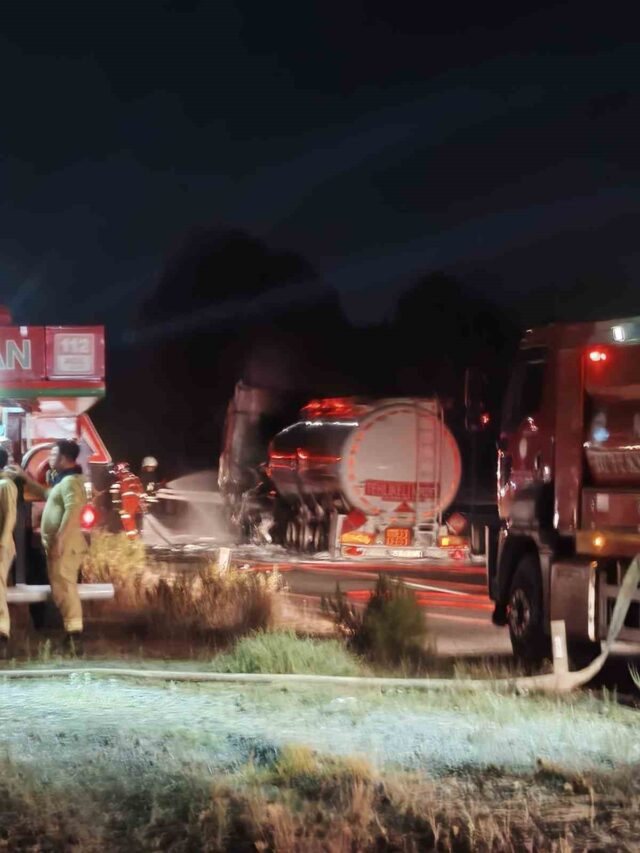 Yakıt tankerinden ormana sıçrayan yangın kontrol altına alındı