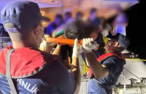 Özel teknesinde rahatsızlanan vatandaşa Sahil Güvenlikten tıbbi tahliye