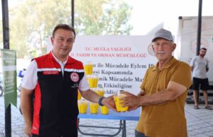 Turunçgil üreticilerine 8 bin Akdeniz Meyve Sineği tuzağı dağıtıldı