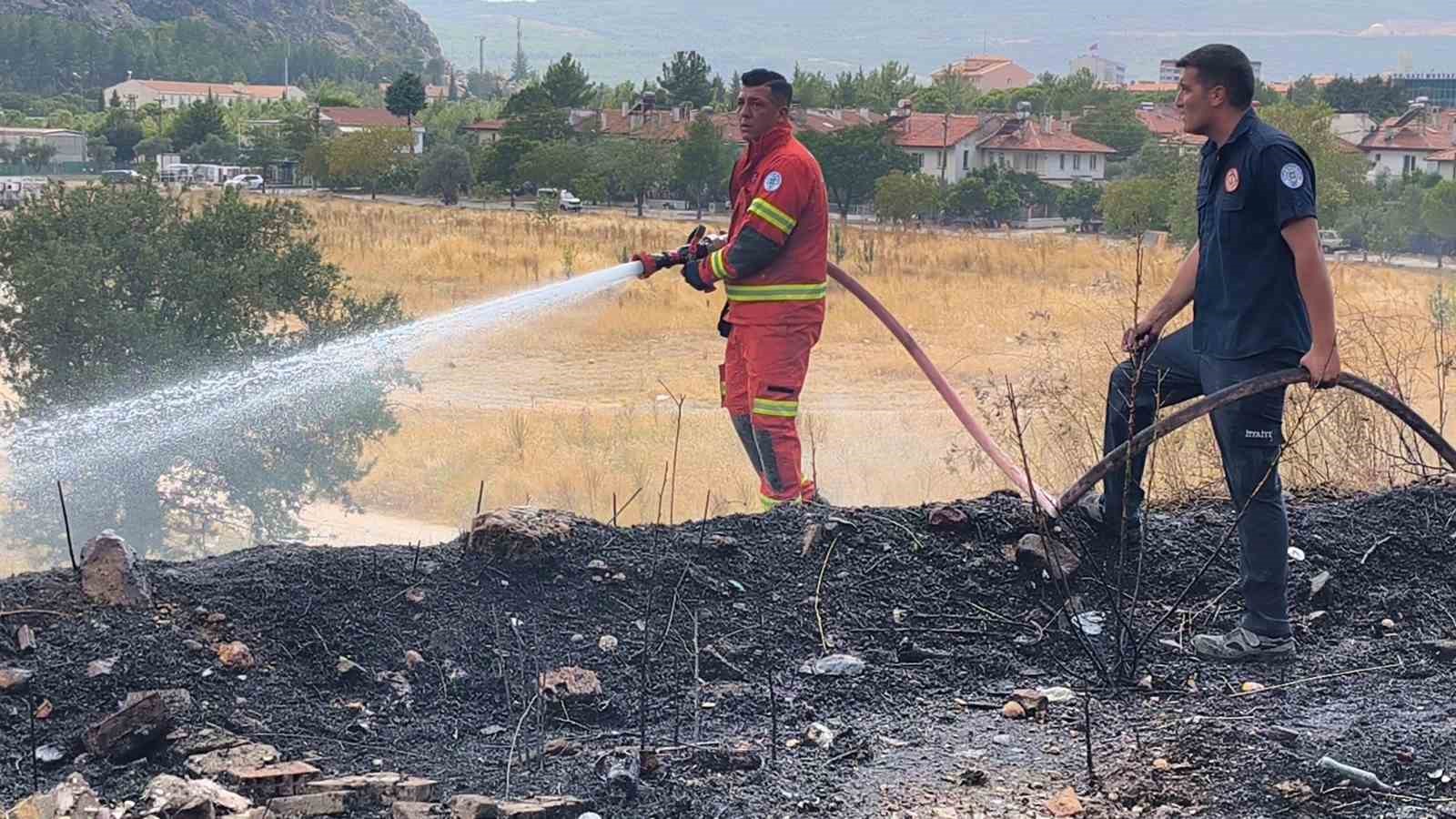Menteşe’de ziraat alanında yangın