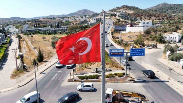 Bodrum’da bayrak direkleri bakımdan geçirildi