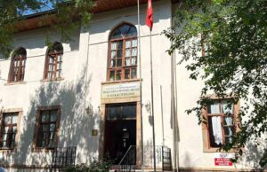 Muğla Halk Kütüphanesi güçlendirme için tahliye ediliyor