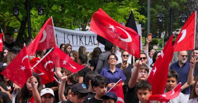 Menteşe Belediyesinden 30 Ağustos’ta her eve Türk Bayrağı kampanyası