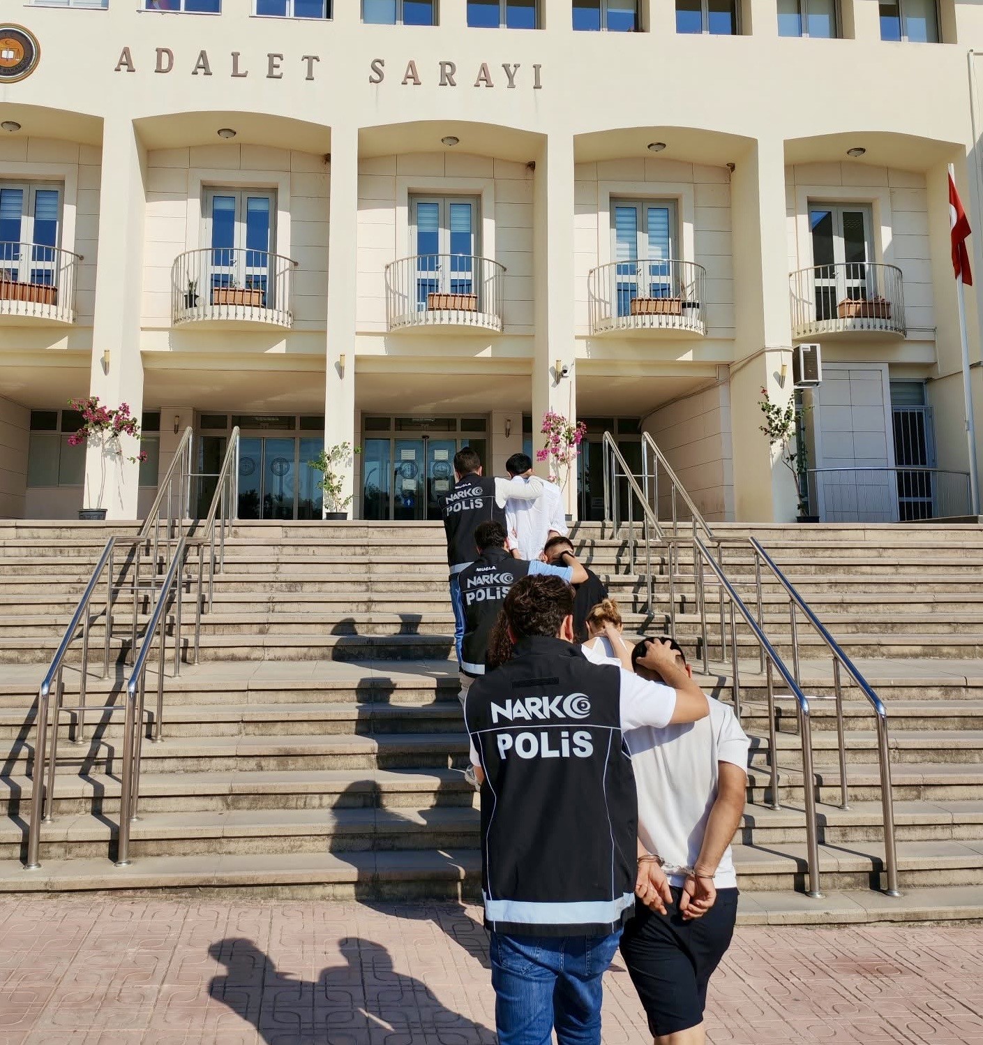 Bodrum’daki uyuşturucu operasyonunda 3 şüpheli tutuklandı