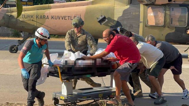 Paraşüt kazasında hayatını kaybeden iki kişinin cenazesi hastaneye getirildi