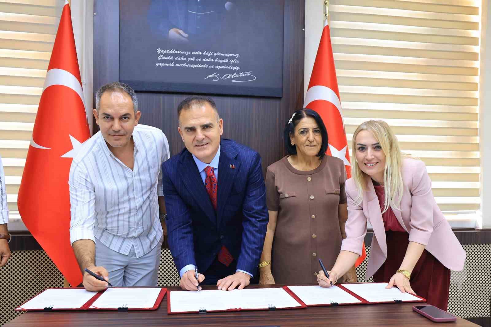 Düğerek Mahallesine hayırsever aileden Aile Sağlığı Merkezi ve 112 İstasyonu