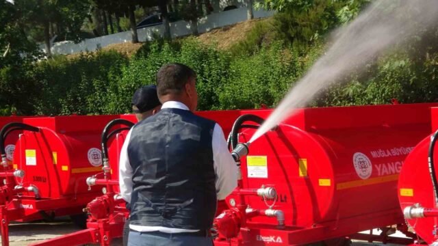 (BEKLESİN) Muğla Büyükşehir’den kırsal mahallelere yangın tankeri desteği