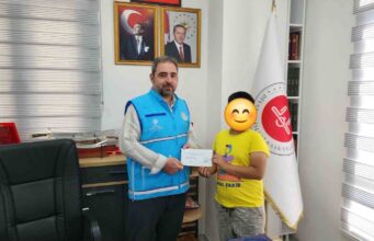 Köyceğiz Müftülüğü’nden öğrencilere kırtasiye desteği