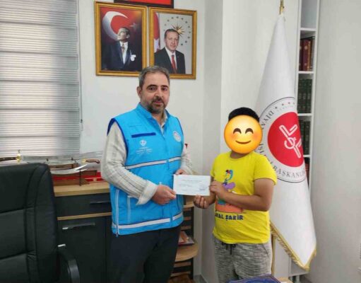 Köyceğiz Müftülüğü’nden öğrencilere kırtasiye desteği