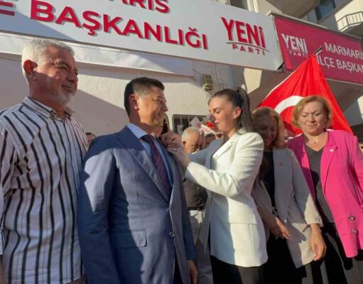 Marmaris Belediye Başkanı Ünlü, CHP’den istifa ederek Yeni Parti’ye katıldı
