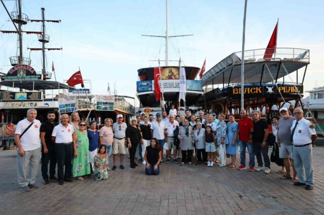 Marmaris’te gazilere tekne turu
