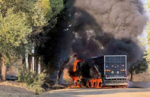 Dalaman Belediyesine ait araç alev alev yandı