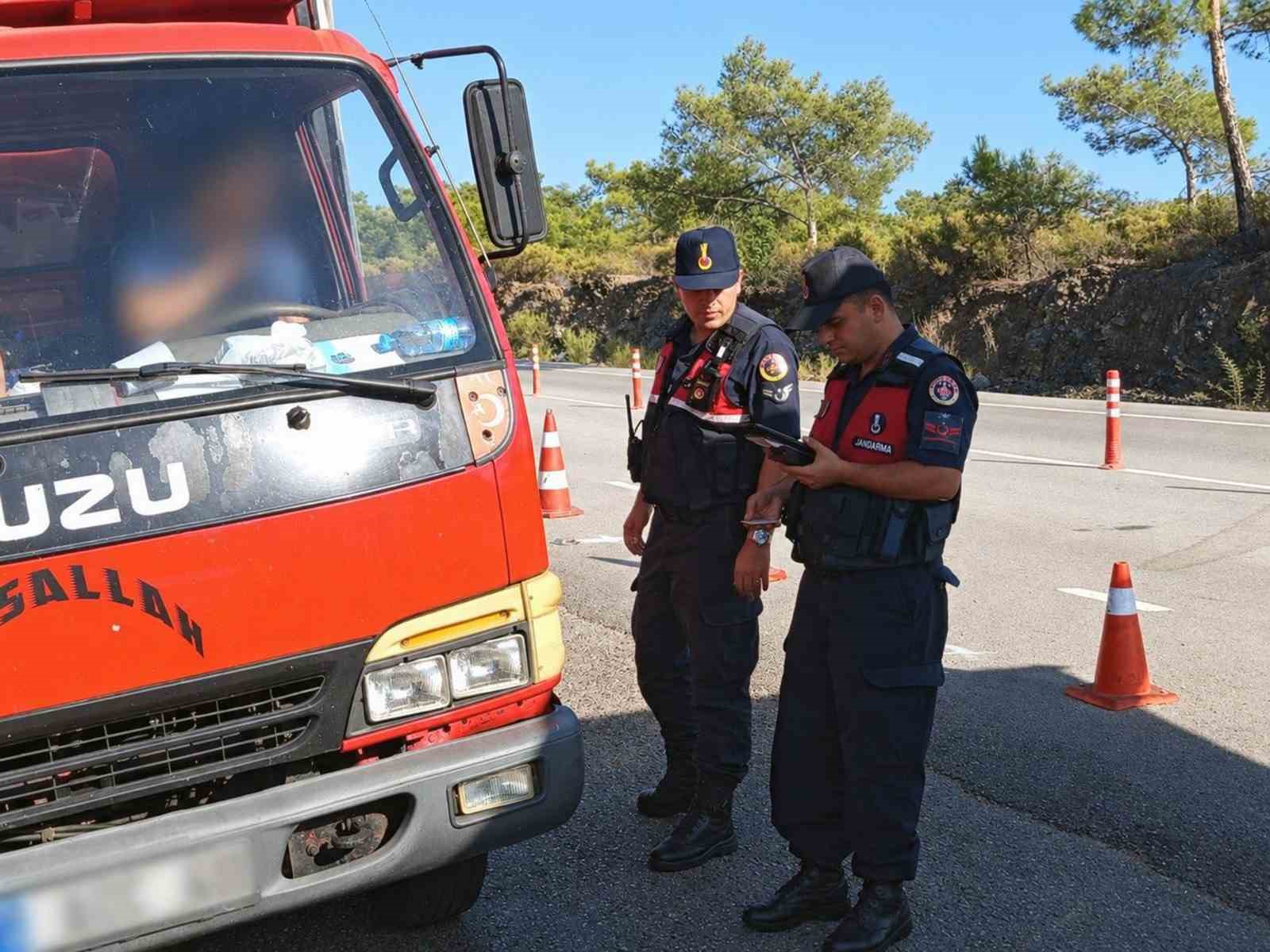 Jandarma Muğla’da bir haftada 17 bin 711 araç denetlendi