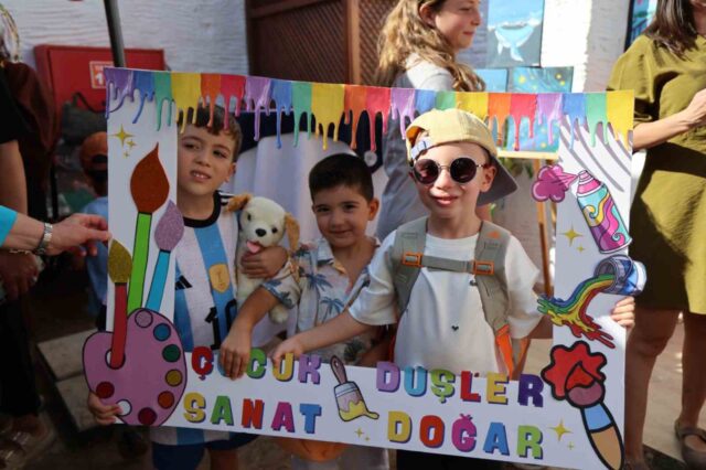 Çocukların renkli dünyası sergiye taşındı