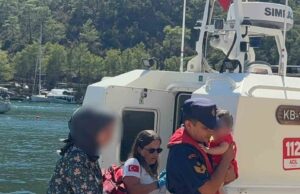 Gezi teknesinde yaralanan bebek için Sahil Güvenlikten tıbbi tahliyesi yapıldı