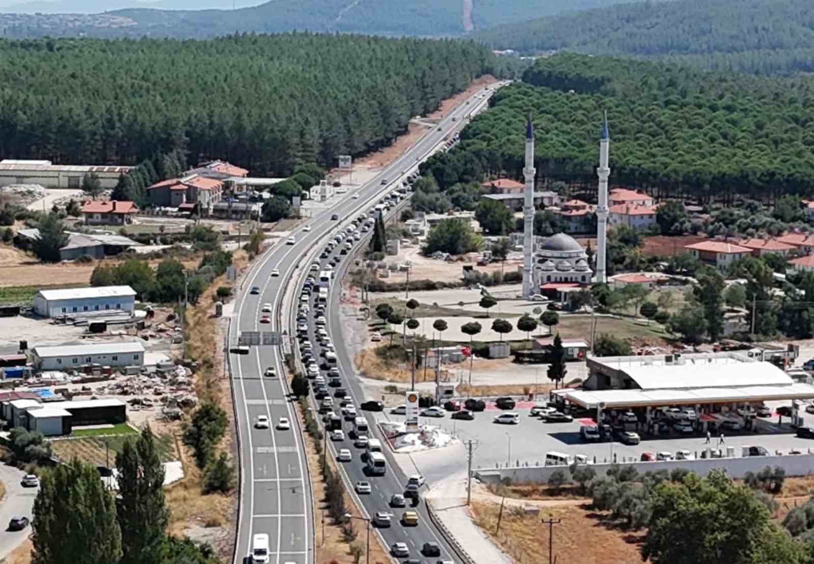 Muğla’da zincirleme kaza sonrası karayolunda trafik tıkandı