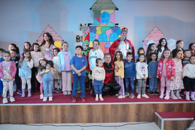 Çocuklar şenlikte sanatla ve eğlenceyle buluştu