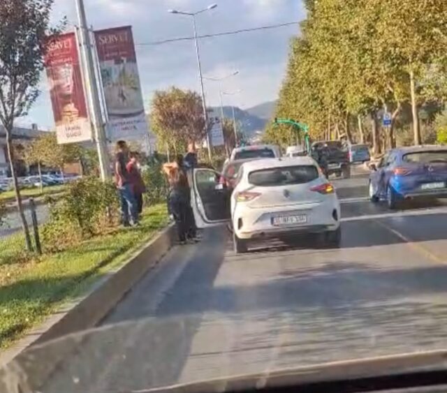 Menteşe’de 3 aracın karıştığı zincirleme kaza