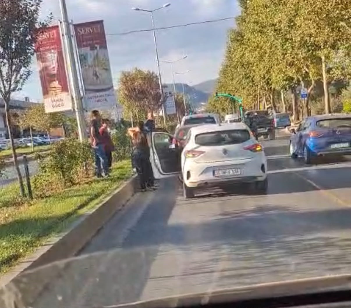 Menteşe’de 3 aracın karıştığı zincirleme kaza