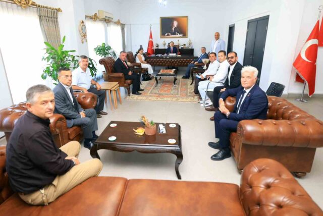 Vali Akbıyık, Milaslı muhtarlarla bir araya geldi