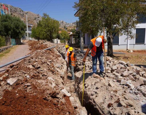 Marmaris Yeşilova Mahallesi’nde içme suyu şebekesi genişletiliyor