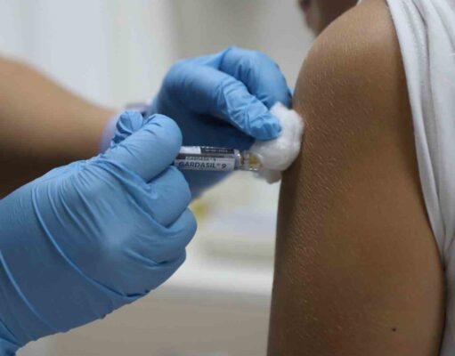 Muğla Büyükşehir’in HPV aşı desteği sürüyor