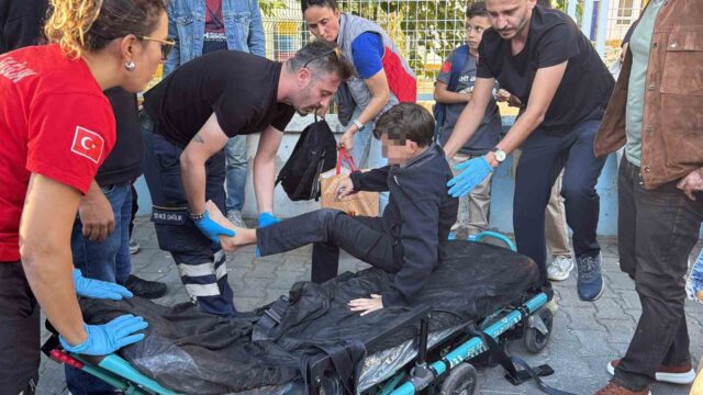 Menteşe’de okul çıkışı öğrencinin ayağı otomobilin altında kaldı