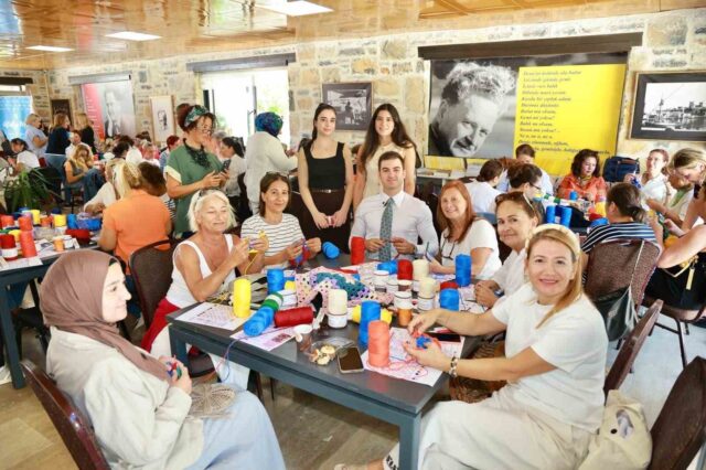 Bodrum sokakları kadınların ördüğü motiflerle renklenecek