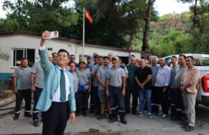 Başkan Ünlü Temizlik İşleri Müdürlüğü personeli ile bir araya geldi