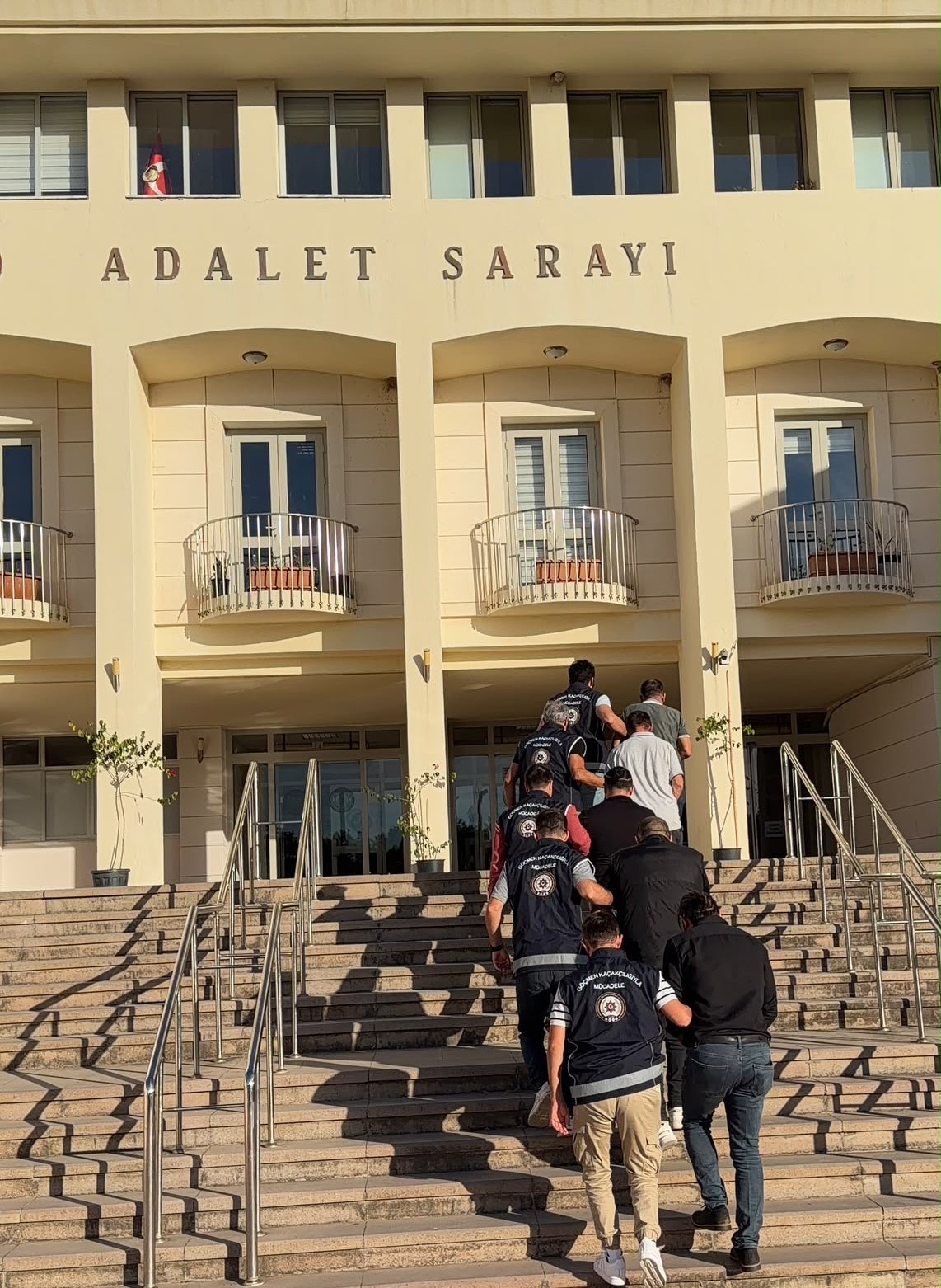 Bodrum’da göçmen kaçakçılığı operasyonunda 3 şüpheli tutuklandı