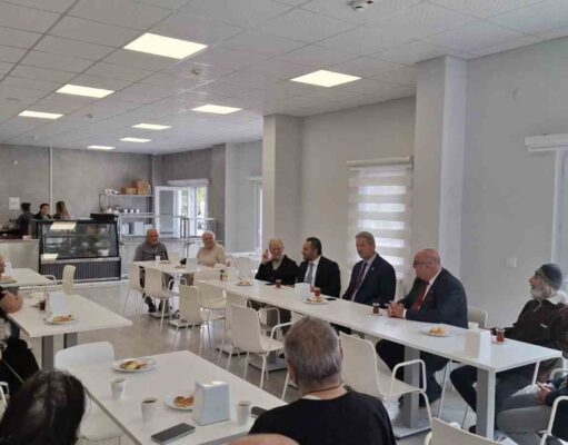 Büyükşehir’in 100 Yaş Evi’nde Dünya Yaşlılar Günü buluşması