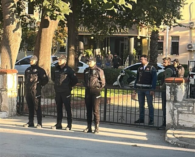 Milas Belediyesi operasyonunda aramalar sürüyor