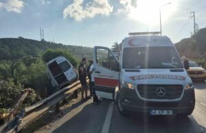 Makas atıp minibüsü şarampole uçurdu: 2 yaralı