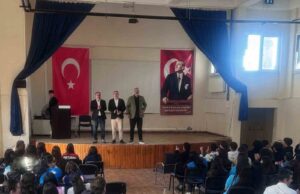 Bodrum’da öğrenciler yazarla buluştu