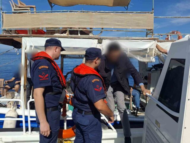Dalaman ve Bodrum’da 2 vatandaşa denizden tıbbi tahliye yapıldı