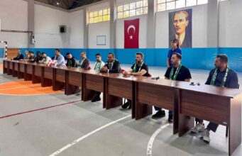 Muğlasporlu futbolcular öğrencilerle buluştu