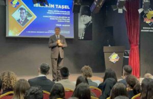 Cumhurbaşkanlığı Eğitim ve Öğretim Politikaları Kurulu Üyesi Taşel’den gençlere ’dünya ile yarışın’ mesajı